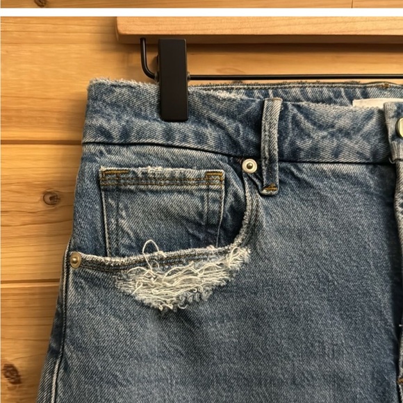 Good American distressed straight leg jeans - Picture 4 of 6